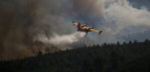 Portogallo, cade aereo Canadair impegnato nell'incendio di Pedrogao 