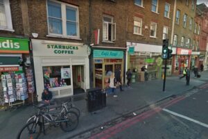 Resta chiuso nel fast food per tre giorni durante l'attentato di Londra