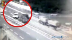Anziano contromano su A7 a Genova: frontale con altra auto, patente sospesa