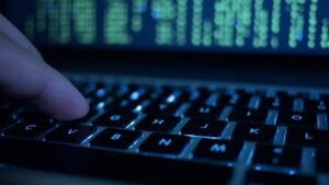 Padova, attacco hacker in azienda: virus informatico manda a casa 650 dipendenti