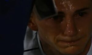 Italia-Spagna Under 21, Federico Bernardeschi piange dopo la sconfitta VIDEO