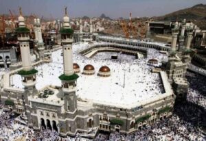 Arabia Saudita, tentato attentato alla Moschea della Mecca: arrestati 4 uomini e una donna