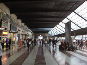 Firenze, abusivismo e degrado alla stazione di Santa Maria Novella