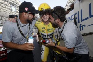 Chris Froome trionfa nel Tour de France. Quinto Fabio Aru