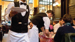 Sardegna: stop ai camerieri studenti dell'alberghiero. Tirocinio o manodopera a basso costo?