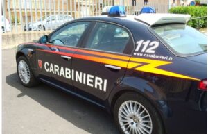 Auto sperona ciclista dopo lite: 26enne denunciata a Torino  