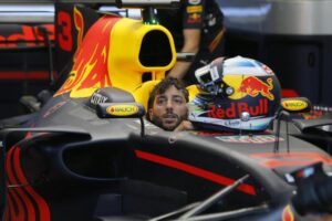 F1, Gp Silverstone (Gran Bretagna): Daniel Ricciardo è stato penalizzato