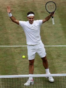Roger Federer nella leggenda, ha vinto il suo ottavo Wimbledon (foto Ansa)