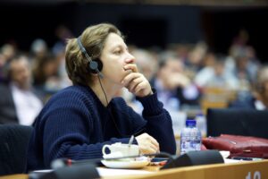 Eleonora Forenza: europarlamentare italiana fermata dalla polizia tedesca al G20