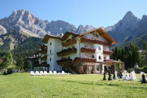 Trento, cameriere ricoverato per morbillo: a rischio 250 ospiti di hotel