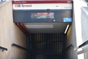 Metro A Roma, stop Termini-Arco Travertino dal 31 luglio al 3 settembre per lavori linea C