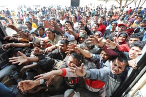 Migranti, Gentiloni teme "reazioni ostili". Cioè rivolte in Italia