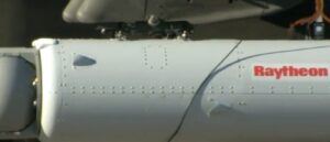 L'elicottero dell'esercito Usa che "incenerisce" i nemici col cannone laser