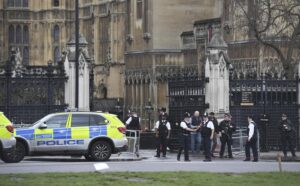 Londra, allarme incendio: sfollato il Parlamento di Westminster
