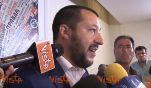 YOUTUBE Matteo Salvini: "I migranti salviamoli tutti e poi riportiamoli indietro"