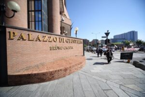 Torino: arrestato Massimiliano Conte, poliziotto stalker. Perseguitava un barista e la moglie