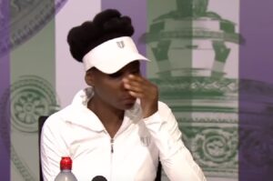 Venus Williams piange e abbandona conferenza stampa: ecco perché 