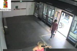Brescia, scippava donne sole in metropolitana all'alba: preso