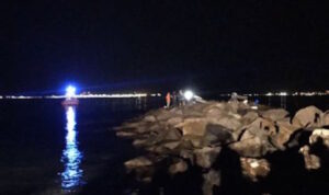 Cagliari, incidente al porto di Sant'Elia: gommone contro gli scogli, due giovani morti e due ricoverati