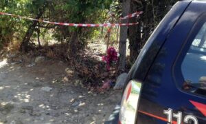 Aosta, trovato corpo carbonizzato in un prato a Fenis