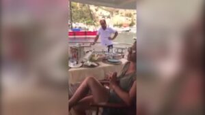 YOUTUBE Jillian Michaels raggirata a Capri: affitta yacht e...le chiedono altri soldi