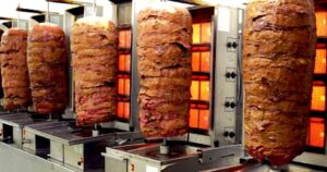 Brescia, kebab con carne avariata: maxi sequestro e titolare denunciato