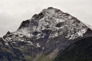 Maltempo, torna la neve in Piemonte e Valle d'Aosta: montagne imbiancate