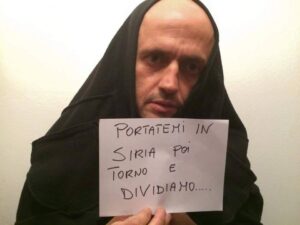 Genova, Massimo Pantini: su Fb post anti-immigrati, ma in Comune è con il Pd