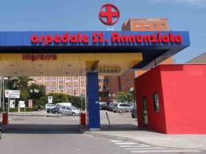 Taranto, paziente aggredita in ospedale: è in morte cerebrale. Caccia all'uomo, 40 anni, capelli ricci
