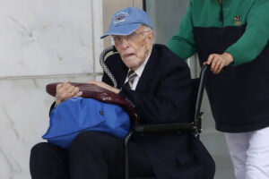 Las Vegas, medico di 93 anni condannato a dieci anni: forniva oppiacei a tossici e spacciatori