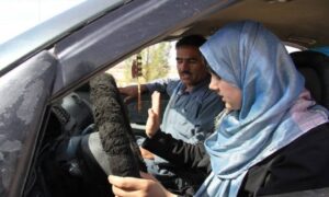 Arabia Saudita, svolta storica: le donne potranno guidare