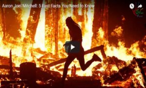 Burning man: uomo si getta in mezzo alle fiamme e muore