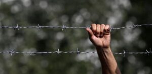 Migranti "vanno ridistribuiti in Europa": Corte giustizia Ue respinge i no di Slovacchia e Ungheria