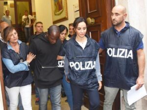 Stupri Rimini, il branco in galera: "Ora fanno i mansueti". 