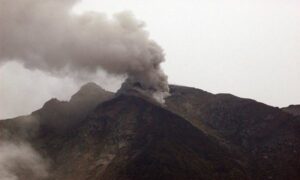 Indonesia, paura per una possibile eruzione del vulcano Agung