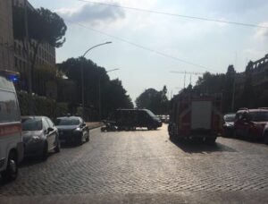 Allarme bomba a Roma: auto sospetta davanti alla Fao FOTO