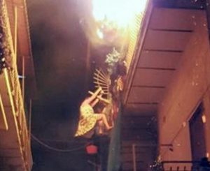 napoli-incendio-donna-balcone