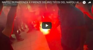 YOUTUBE Napoli in partenza per Firenze, i tifosi invadono la stazione con cori e bandiere