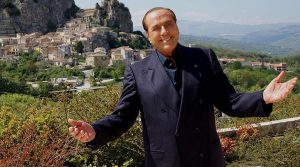 Silvio Berlusconi: "Finirò per ricomprare il Milan"