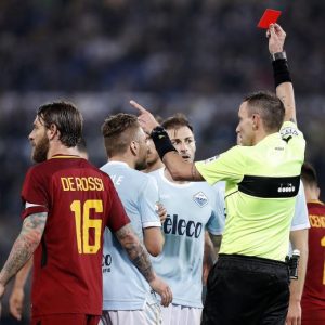 Lazio-Roma 0-0, moviola: Radu espulsione giusta, Lucas Leiva ha rischiato il rosso