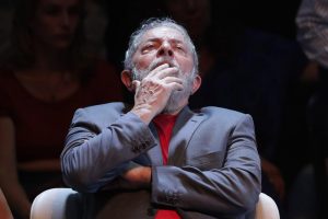 Brasile, ex presidente Lula non si presenta in carcere