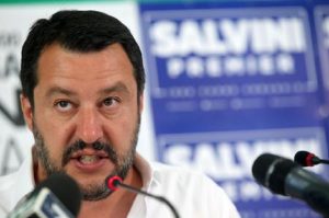 Matteo Salvini al M5s: "Governo fino a dicembre per fare la legge elettorale e bloccare gli aumenti Iva" (foto Ansa)