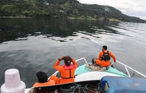 Sumatra, affonda traghetto: 166 dispersi e un morto nel lago Toba