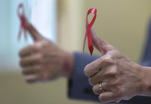 Aids e Hiv, allarme Onu: "Infezioni in aumento in 50 Paesi, anche in Europa"