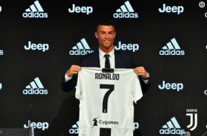 Cristiano Ronaldo alla Juventus, Fabio Paratici e Jorge Mendes svelano retroscena di mercato