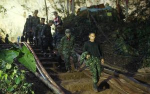 Thailandia, trovati vivi i 12 baby calciatori intrappolati in una grotta da 9 giorni