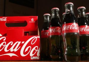 Coca Cola, giornalista americana svela la ricetta: "Ecco com'è fatta" (foto Ansa)