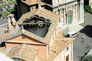 Roma, crollo alla chiesa di San Giuseppe dei Falegnami "probabilmente causato dai tarli"