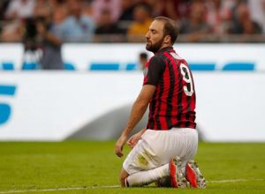 Gonzalo Higuain salta Empoli-Milan per infortunio muscolare
