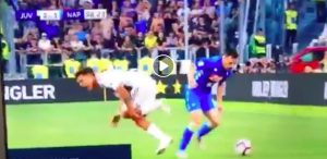 Mario Rui video espulsione Juventus-Napoli, brutta entrata su Dybala